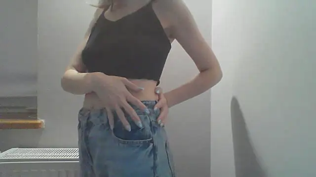 Snapshot of AnnaTight chatting on July 14, 2026, 6:57 pm AnnaTight online show from July 14, 2026, 6:57 pm