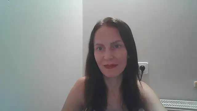 Snapshot of AnnaTight chatting on August 6, 2026, 5:37 pm AnnaTight online show from August 6, 2026, 5:37 pm