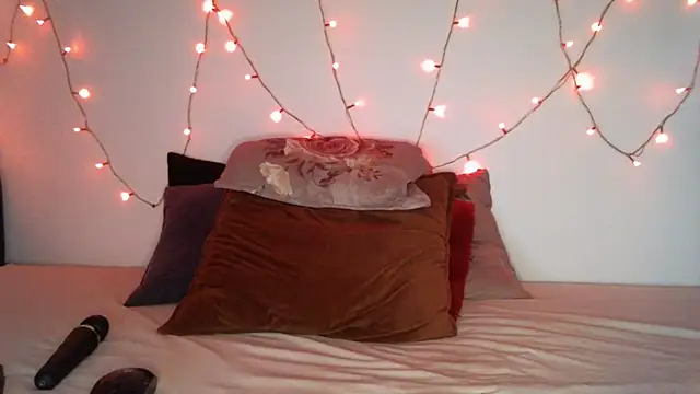 angeleclaraxh online show from April 18, 2026, 7:29 pm