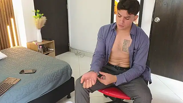 MrAdonis  online show from April 11, 2026, 7:29 pm