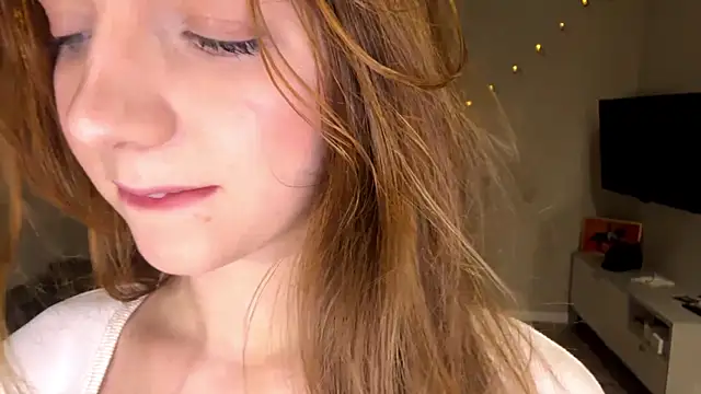 Snapshot of Kissme_Kira chatting on July 31, 2026, 6:40 pm Kissme Kira online show from July 31, 2026, 6:40 pm