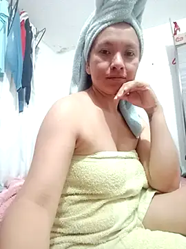 Snapshot of Chloe16_ chatting on April 3, 2026, 10:19 pm Chloe16 online show from April 3, 2026, 10:19 pm