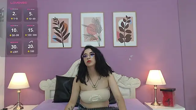 YayaQueen online show from April 21, 2026, 3:28 pm