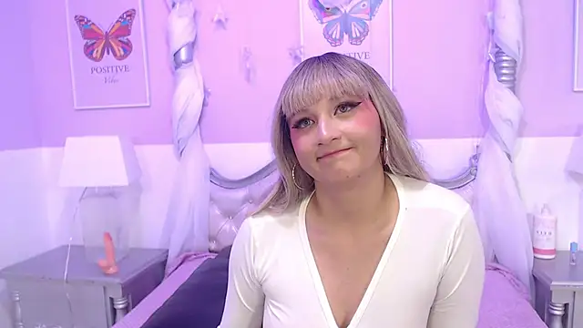 Oriana Larsson online show from March 18, 2026, 11:57 am