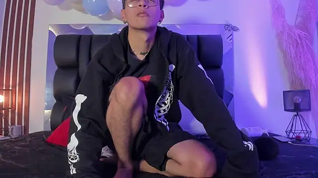 dalhia and hades online show from April 6, 2026, 12:50 pm