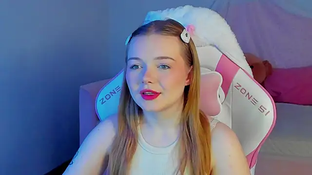 Snapshot of ElinaVale chatting on May 3, 2026, 5:19 pm ElinaVale online show from May 3, 2026, 5:19 pm