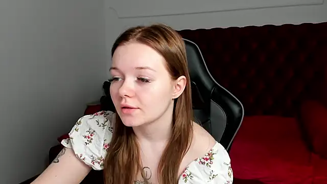 Snapshot of ElinaVale chatting on June 8, 2026, 5:13 pm ElinaVale online show from June 8, 2026, 5:13 pm
