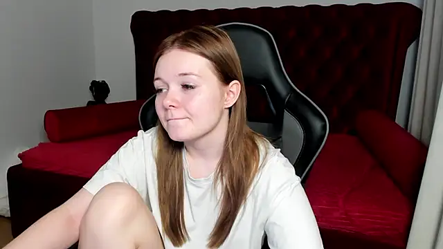 Snapshot of ElinaVale chatting on June 11, 2026, 2:53 am ElinaVale online show from June 11, 2026, 2:53 am