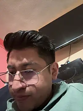 Snapshot of GoldenM95 chatting on March 24, 2026, 7:02 am GoldenM95 online show from March 24, 2026, 7:02 am