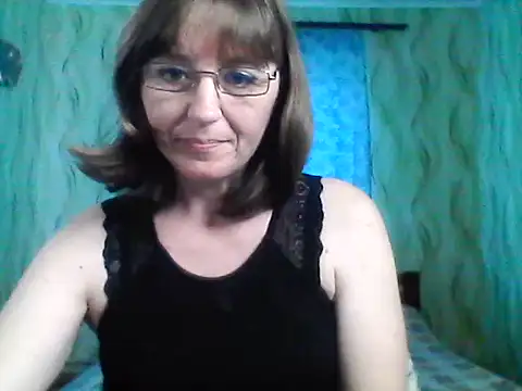 Alisaprice077 online show from April 13, 2026, 7:36 am