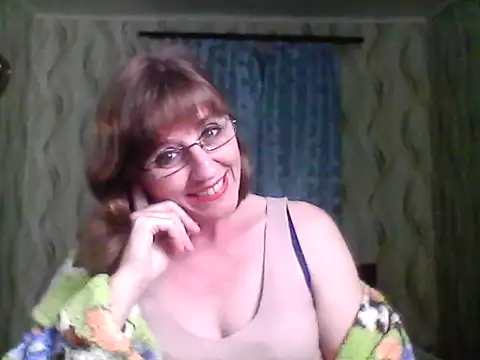 Alisaprice077 online show from May 31, 2026, 6:09 pm