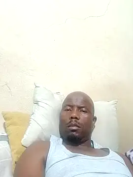 Snapshot of Zolani003 chatting on May 5, 2026, 7:44 pm Zolani003 online show from May 5, 2026, 7:44 pm