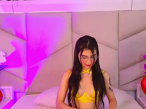 OliviaDiaz online show from March 9, 2026, 8:13 pm