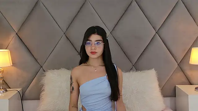OliviaDiaz online show from May 7, 2026, 8:03 pm