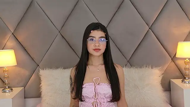 OliviaDiaz online show from May 10, 2026, 8:03 pm
