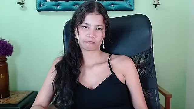Snapshot of ChalonVera chatting on April 25, 2026, 7:22 pm ChalonVera online show from April 25, 2026, 7:22 pm