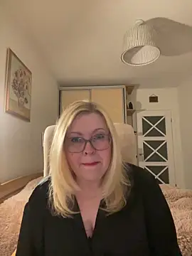 JanieLight53 online show from May 14, 2026, 6:26 pm