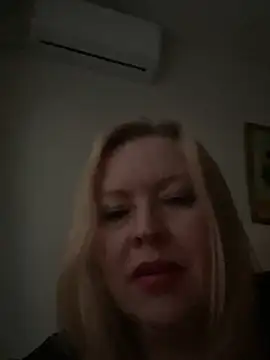 JanieLight53 online show from May 15, 2026, 11:23 pm