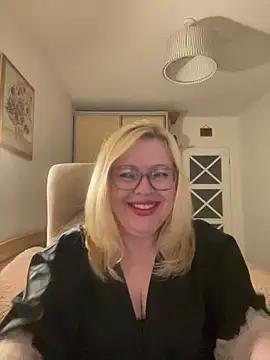 JanieLight53 online show from May 20, 2026, 8:48 pm