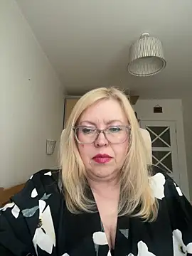 JanieLight53 online show from May 29, 2026, 5:11 pm