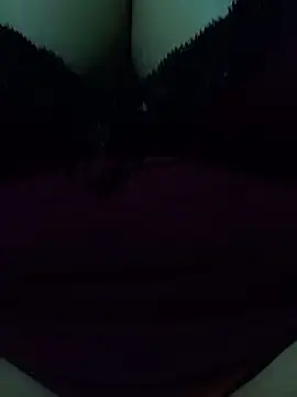 latina bigtitss online show from March 17, 2026, 3:44 am