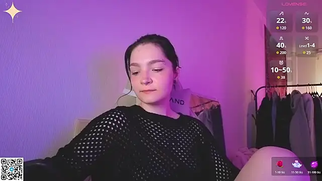 Snapshot of Luna_Moon13 chatting on April 11, 2026, 12:59 am Luna Moon13 online show from April 11, 2026, 12:59 am