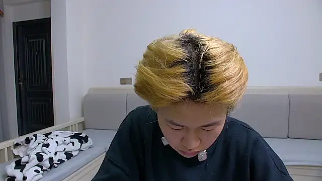 Chili-001 online show from March 12, 2026, 4:40 am