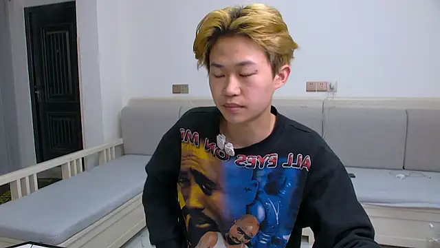 Chili-001 online show from March 13, 2026, 4:52 am