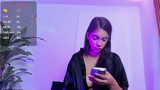 BellaRomano online show from April 21, 2026, 11:05 am