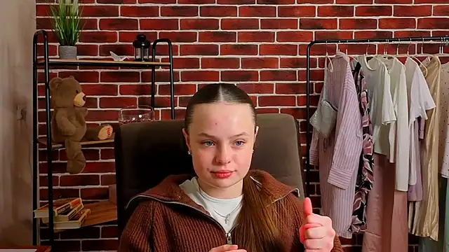 Snapshot of CarollScottt chatting on April 7, 2026, 1:00 pm CarollScottt online show from April 7, 2026, 1:00 pm