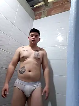 blanquito18  online show from June 19, 2026, 4:11 pm