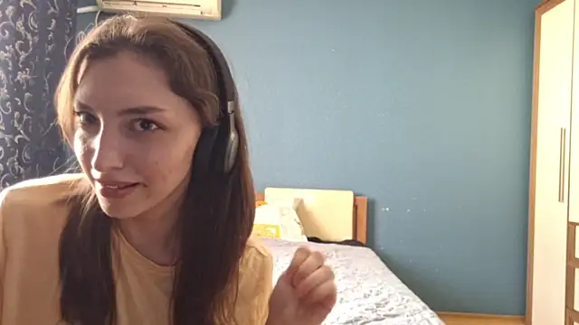 CindyLight online show from April 11, 2026, 2:21 pm