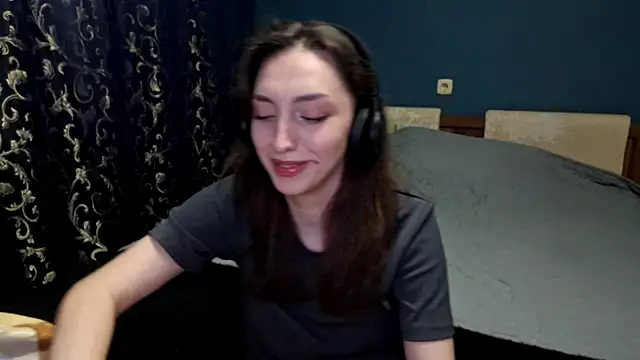 CindyLight online show from April 14, 2026, 3:40 pm