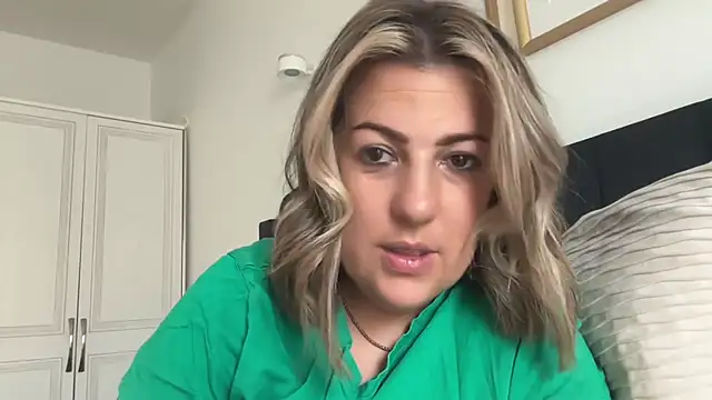 Snapshot of annabellewarick chatting on July 4, 2026, 7:14 am annabellewarick online show from July 4, 2026, 7:14 am