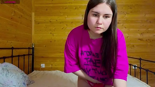 LucyMur online show from April 7, 2026, 4:18 pm