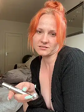 Snapshot of Fiebie_licious_ chatting on May 9, 2026, 4:23 pm Fiebie licious online show from May 9, 2026, 4:23 pm