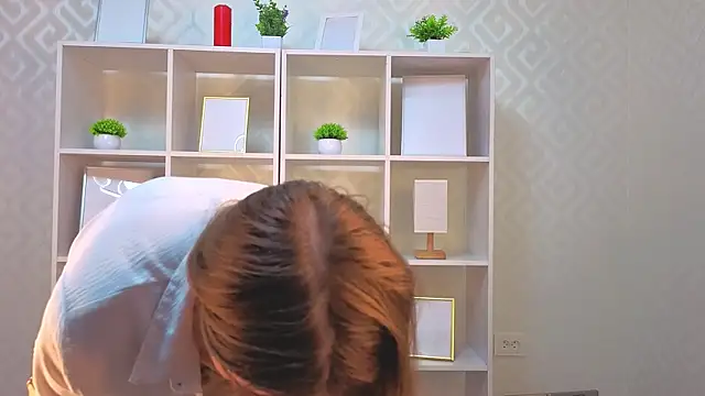 EsterCristofori online show from April 25, 2026, 1:08 am