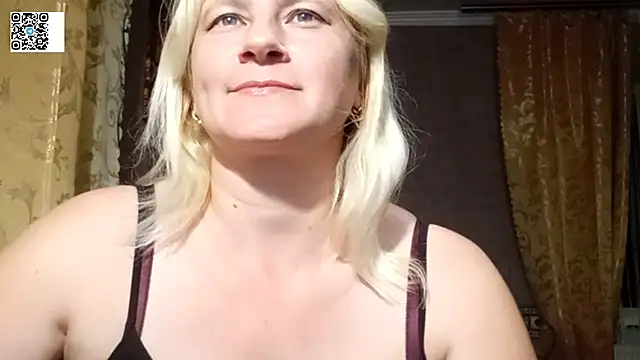 Snapshot of DiamondLady555 chatting on June 13, 2026, 7:12 pm DiamondLady555 online show from June 13, 2026, 7:12 pm