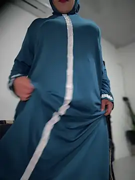 Snapshot of malikasader chatting on April 1, 2026, 3:40 am malikasader online show from April 1, 2026, 3:40 am