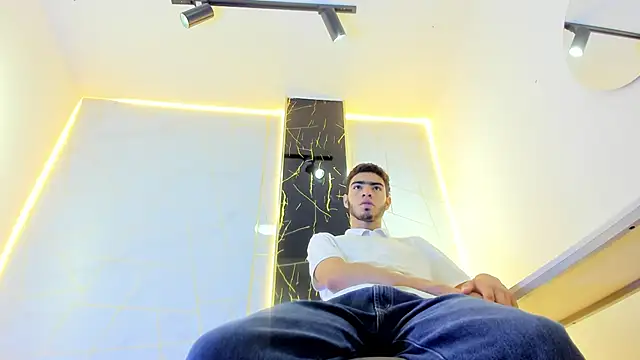 Valentin Lux online show from March 26, 2026, 3:34 am