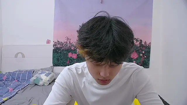 icecream-002 online show from April 18, 2026, 12:31 pm