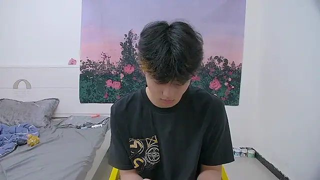 icecream-002 online show from April 23, 2026, 12:29 pm