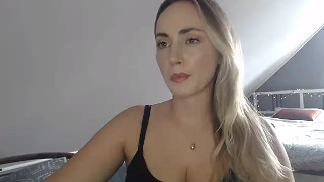 ScarlettSensitive online show from July 22, 2026, 2:20 pm