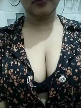 Snapshot of Chandrika_Yadav chatting on May 4, 2026, 6:15 pm Chandrika Yadav online show from May 4, 2026, 6:15 pm