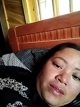 Min-in online show from April 12, 2026, 5:45 am