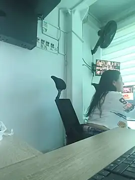 Scarlet Passion online show from May 23, 2026, 2:43 pm
