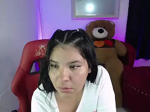 Shopie hard m online show from March 15, 2026, 4:02 pm