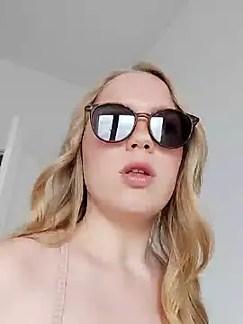 LittleForestELF2 online show from March 28, 2026, 9:20 am