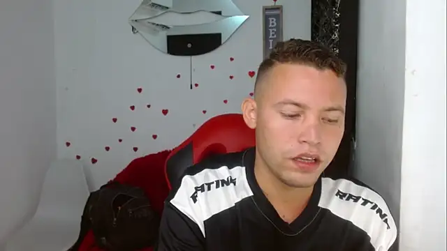 sven fox723 online show from April 12, 2026, 1:16 pm