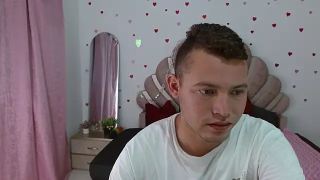 sven fox723 online show from May 15, 2026, 1:07 pm